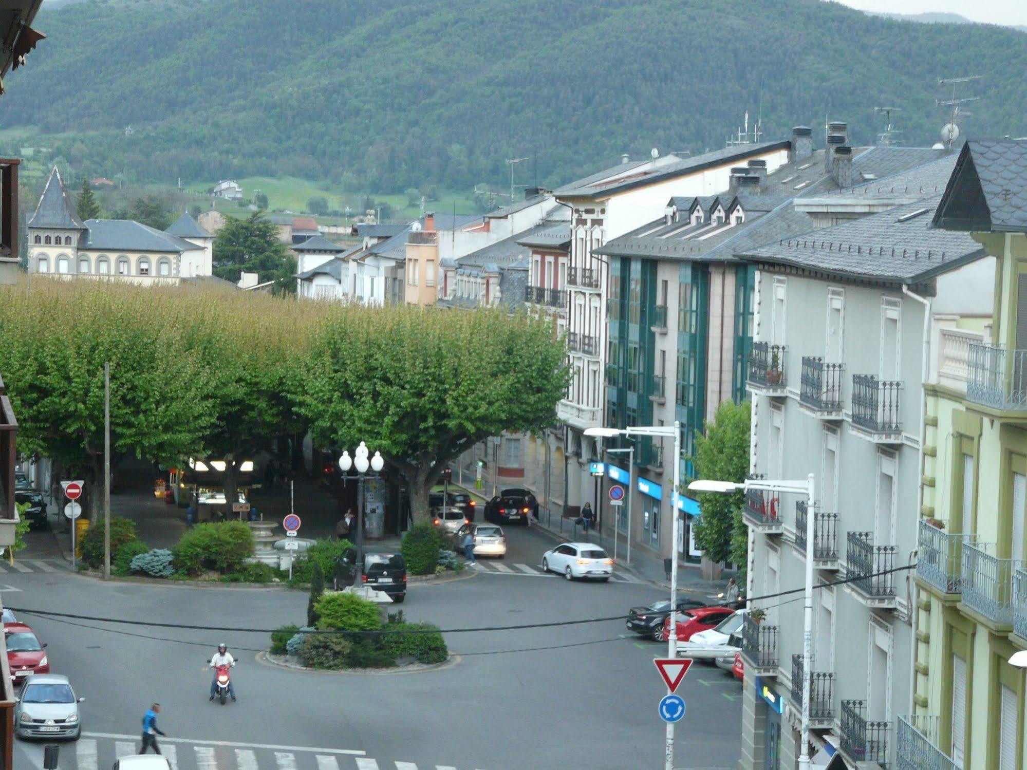 Hotel Nice La Seu d'Urgell Eksteriør bilde